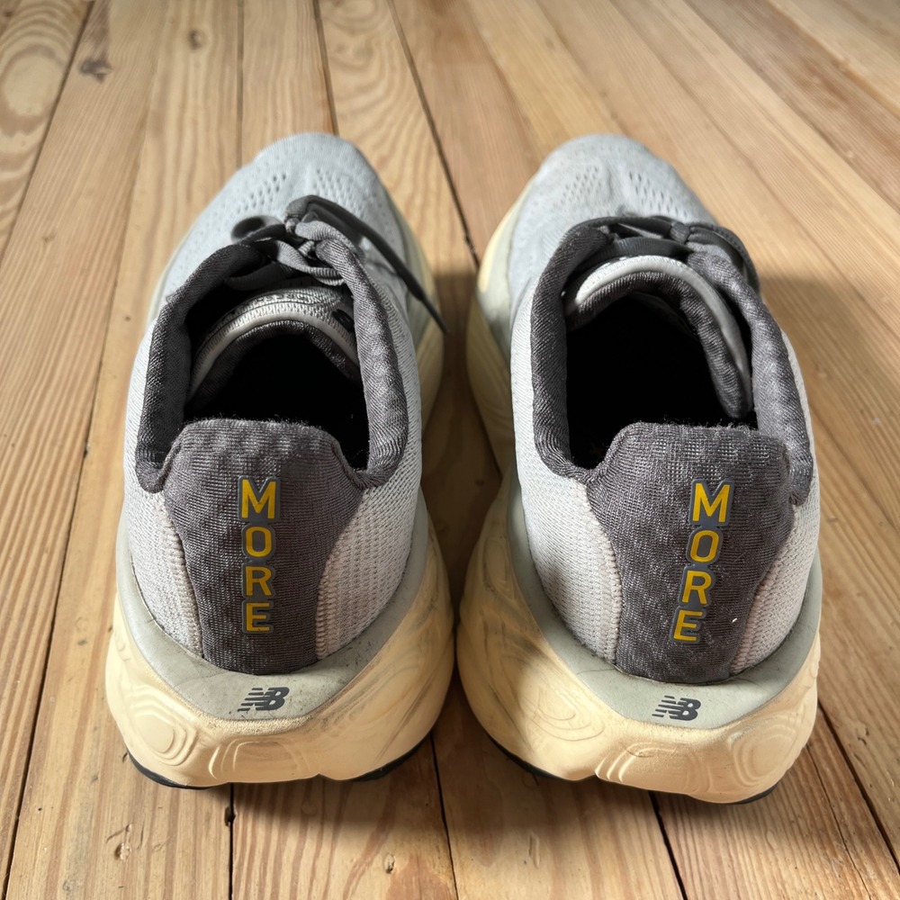 New Balance Fresh Foam X More v5 Mens 9.5 Grey Teal Gold Running Shoes MMORLJ5 - Picture 6 of 10